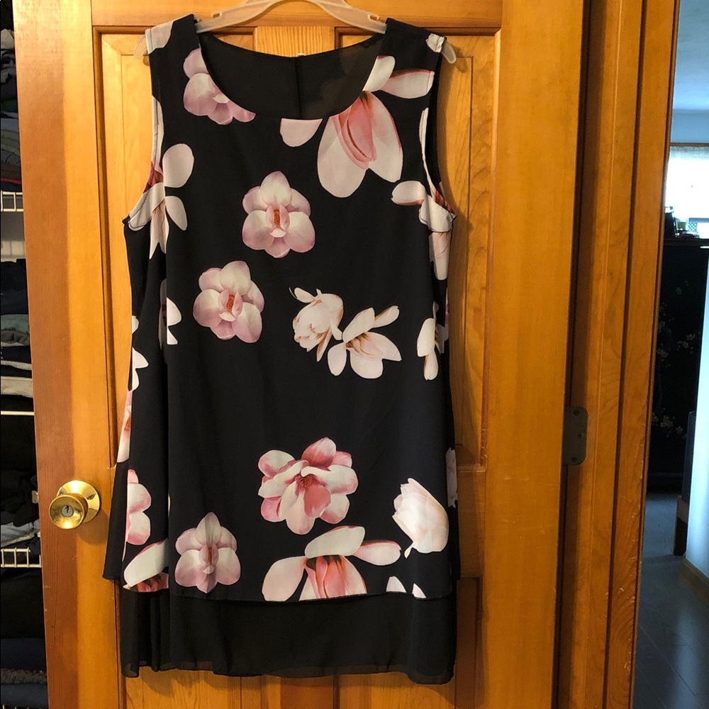 Floral Sleeveless Dress - Black and Pink